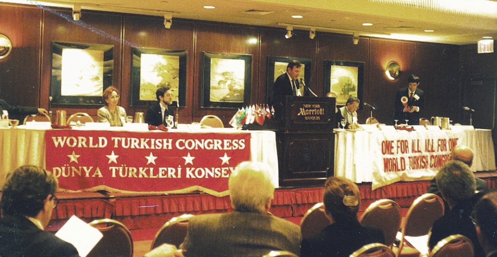 Prof. Dr. Nadir Devlet New York'ta düenlenen Türk Kongresinde 1992